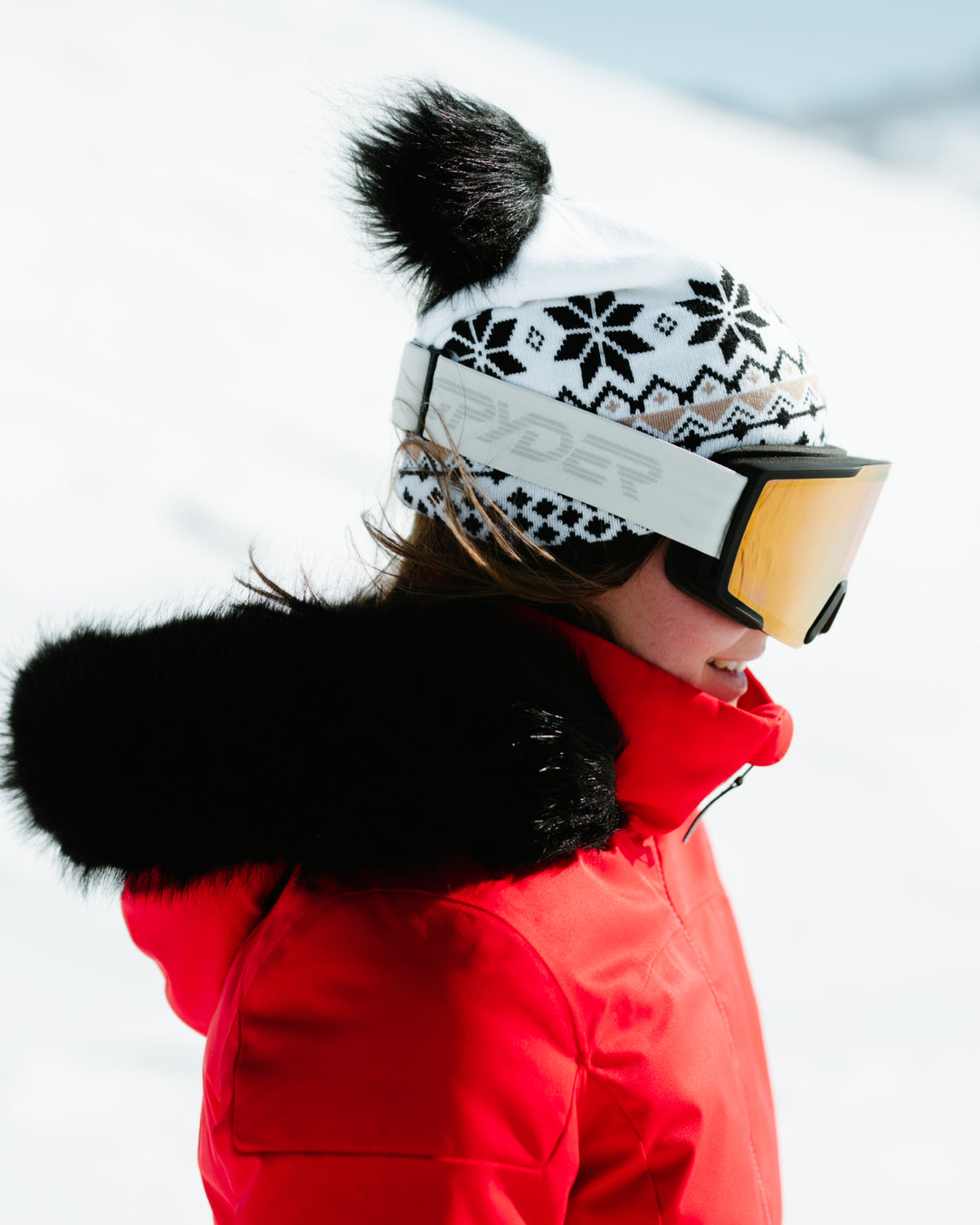 Women's Mountain Hat - White
